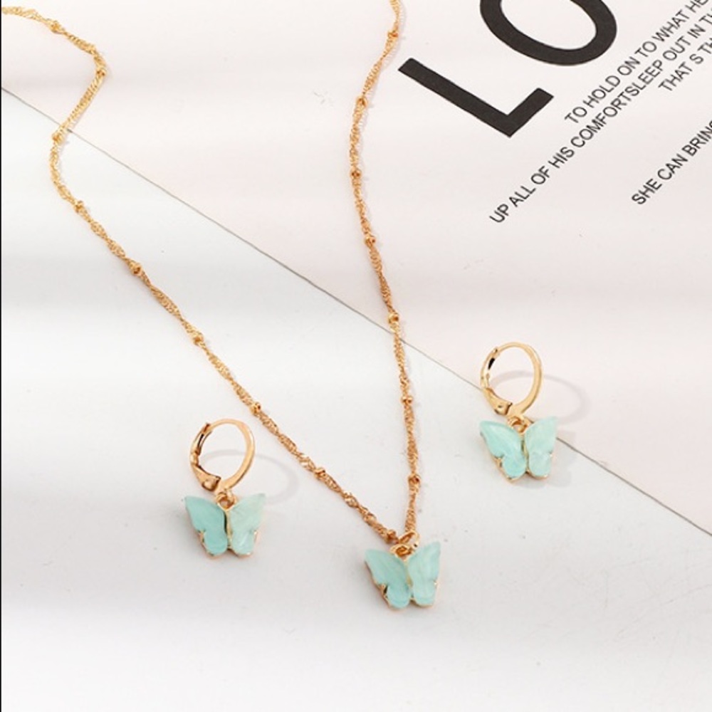 3/$25🦋 Teal Butterfly Necklace & Earring Set Gold